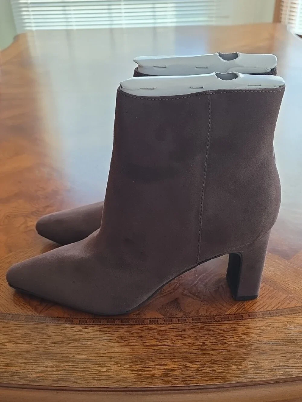 Unisa Yopie-J Chocolate Brown Suede Ankle Boots with Block Heel Women's 10M -NEW